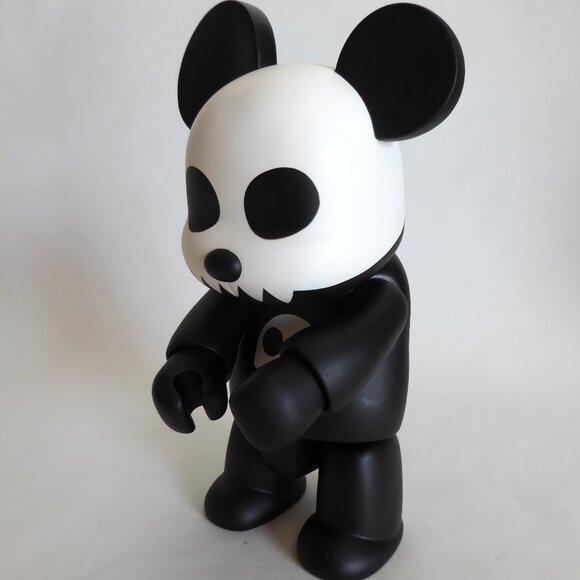 2003 Toy2r 9” QEE PANDA BEAR SKULL DESIGNER VINYL FIGURE (PRE-OWNED) - Picture 8 of 11